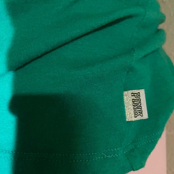 Vs PINK Grinch Don’t Steal My Vibe Tee - Picture 4 of 8